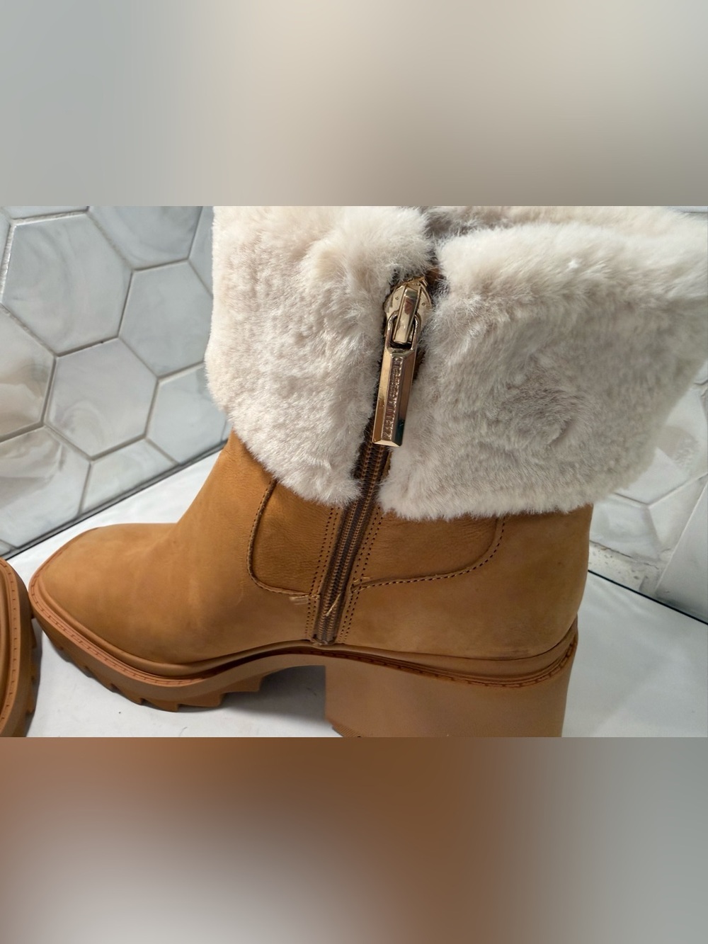 Karl Lagerfeld Paris Carey Fur Cuff Tan Suede Fashion Ankle Boots Sz 9.5 - Picture 10 of 15